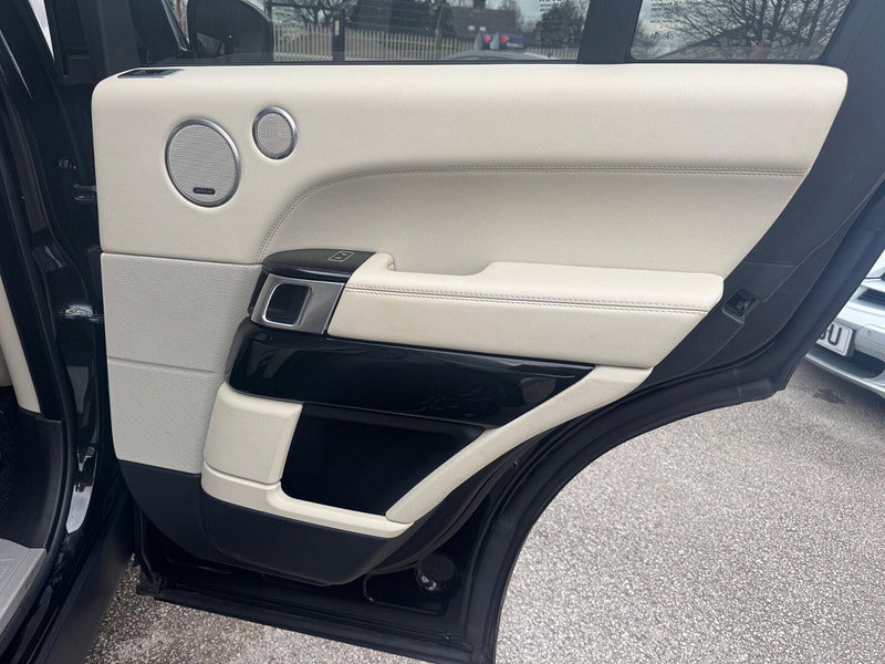 Land Rover Range Rover 3.0 TD V6 Vogue Auto 4WD Euro 5 (s/s) 5dr 5dr Automatic 2026