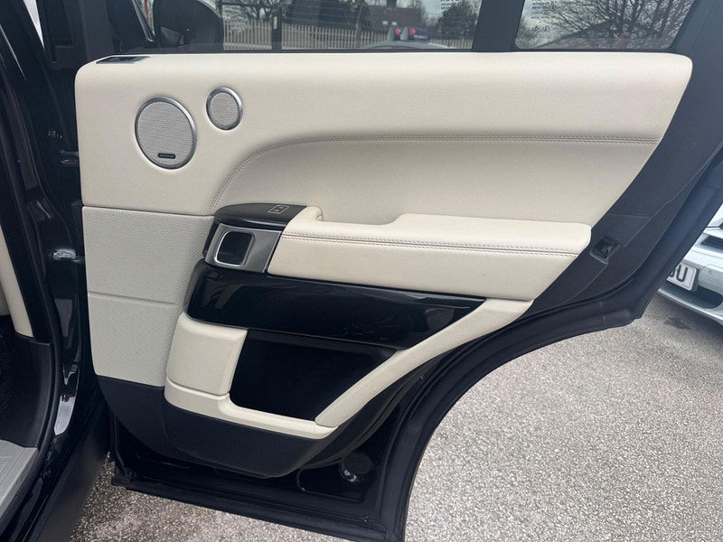 Land Rover Range Rover 3.0 TD V6 Vogue Auto 4WD Euro 5 (s/s) 5dr 5dr Automatic 2026