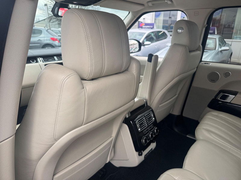 Land Rover Range Rover 3.0 TD V6 Vogue Auto 4WD Euro 5 (s/s) 5dr 5dr Automatic 2026