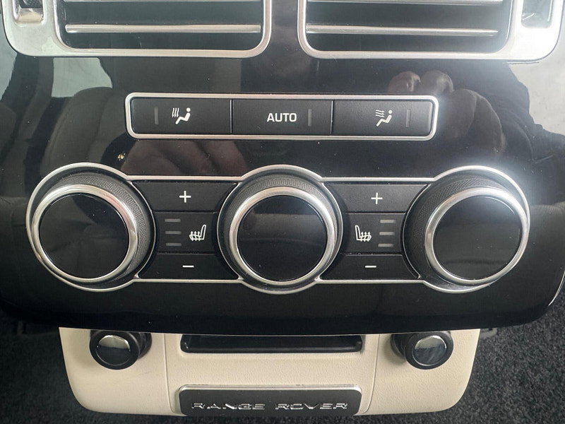 Land Rover Range Rover 3.0 TD V6 Vogue Auto 4WD Euro 5 (s/s) 5dr 5dr Automatic 2026