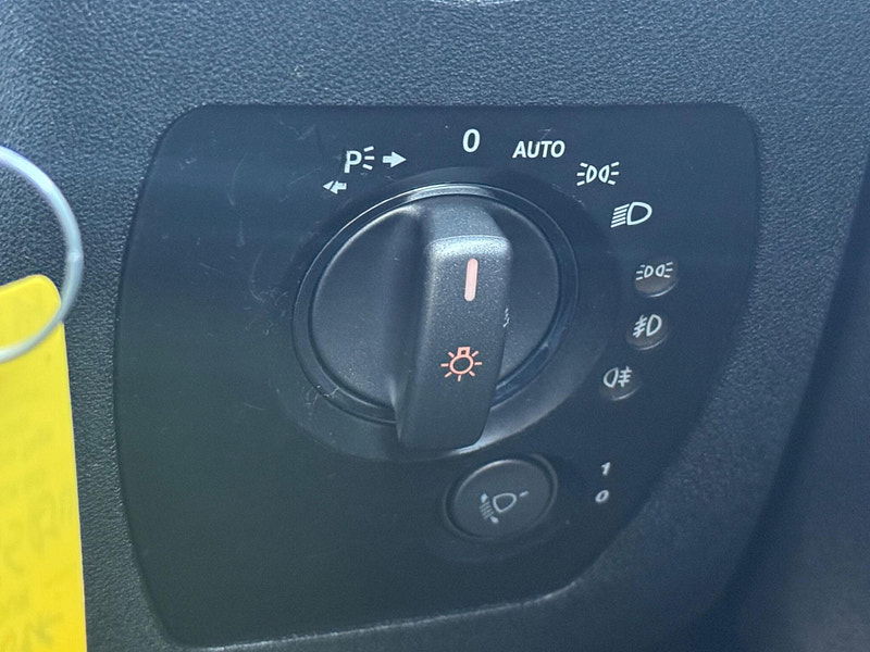 Mercedes-Benz SLK 1.8 SLK200 Kompressor Sport Convertible 2dr Petrol Manual (211 g/km, 163 bhp) 2dr Manual 2025