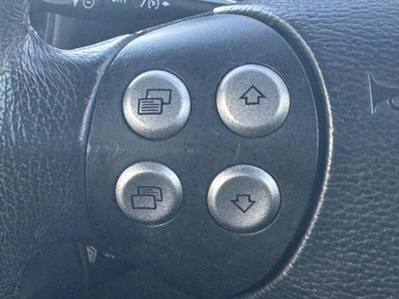 Mercedes-Benz SLK 1.8 SLK200 Kompressor Sport Convertible 2dr Petrol Manual (211 g/km, 163 bhp) 2dr Manual 2025