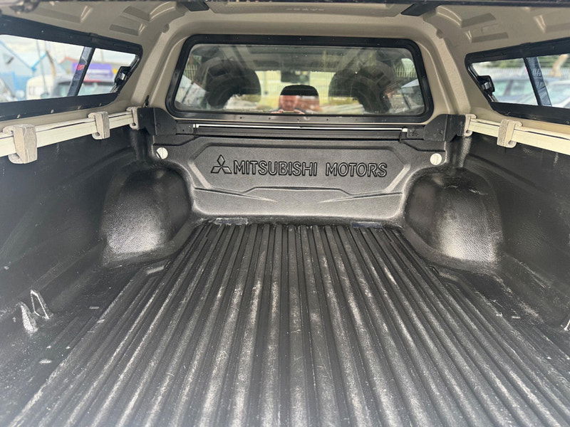 Mitsubishi L200 2.4 DI-D DC Warrior 4WD Euro 6 4dr 4dr Manual 2025
