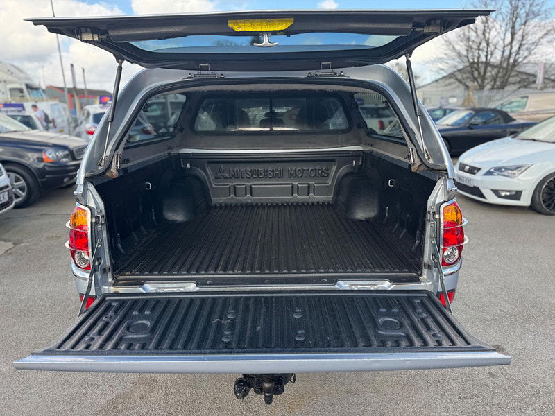 Mitsubishi L200 2.5 DI-D Barbarian 4WD Euro 4 4dr (LB) 4dr Manual 2025
