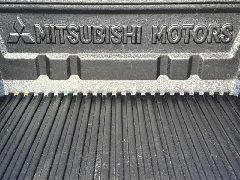 Mitsubishi L200 2.5 DI-D Barbarian 4WD Euro 4 4dr (LB) 4dr Manual 2025