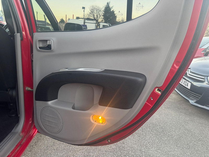 Mitsubishi L200 2.5 DI-D Trojan 4WD Euro 5 4dr 4dr Manual 2025