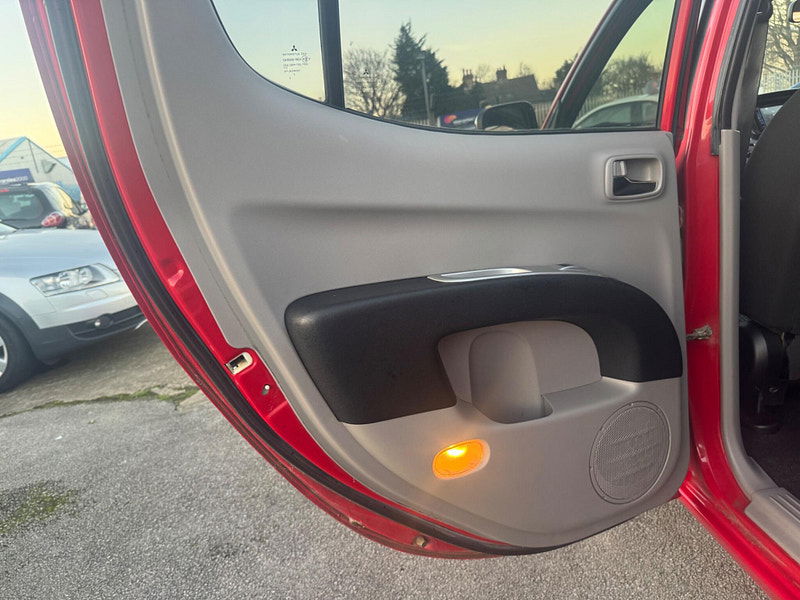 Mitsubishi L200 2.5 DI-D Trojan 4WD Euro 5 4dr 4dr Manual 2025