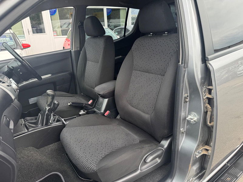 Mitsubishi L200 2.5 DI-D Warrior 4WD Euro 5 4dr (LB) 4dr Manual 2025