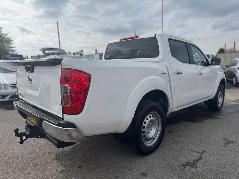 Nissan Navara 2.3 dCi Acenta+ 4WD Euro 6 (s/s) 4dr 4dr Manual 2025