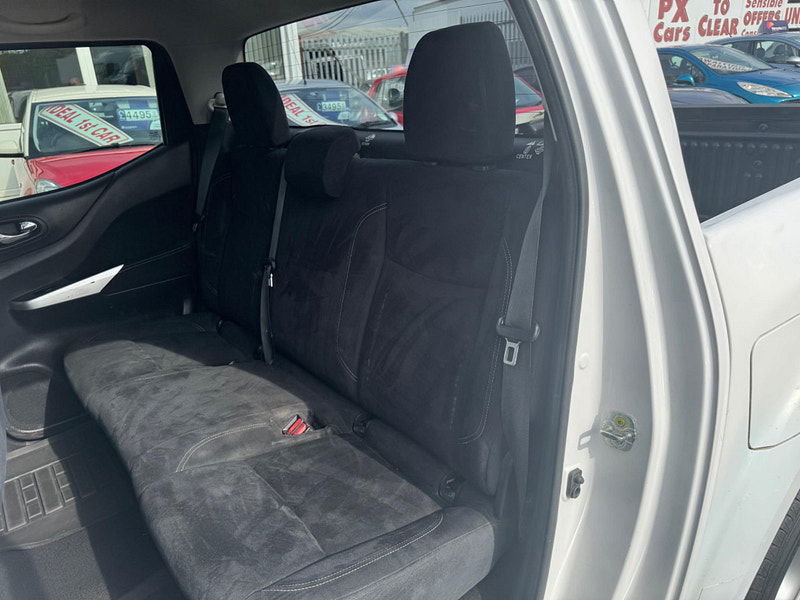 Nissan Navara 2.3 dCi Acenta+ 4WD Euro 6 (s/s) 4dr 4dr Manual 2025