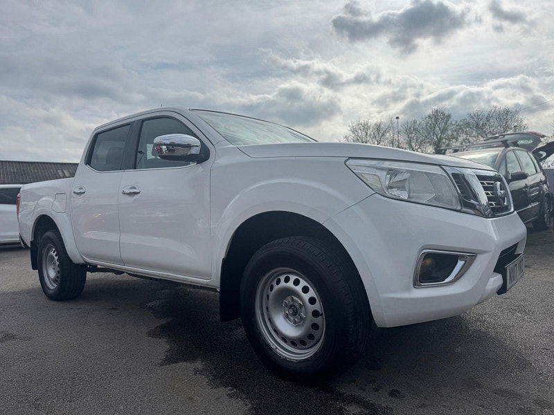 Nissan Navara 2.3 dCi Acenta+ 4WD Euro 6 (s/s) 4dr 4dr Manual 2025