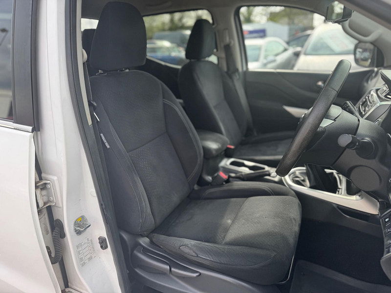 Nissan Navara 2.3 dCi Acenta+ 4WD Euro 6 (s/s) 4dr 4dr Manual 2025