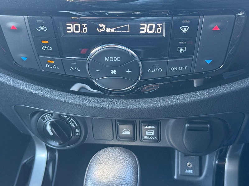 Nissan Navara 2.3 dCi N-Connecta Auto 4WD Euro 5 4dr 4dr Automatic 2026