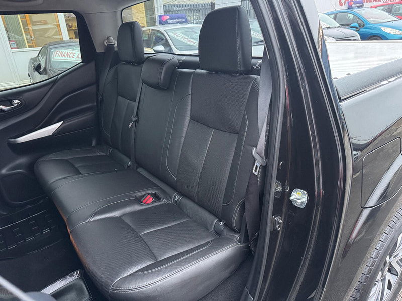 Nissan Navara 2.3 dCi Tekna Auto 4WD Euro 6 4dr 4dr Automatic 2026