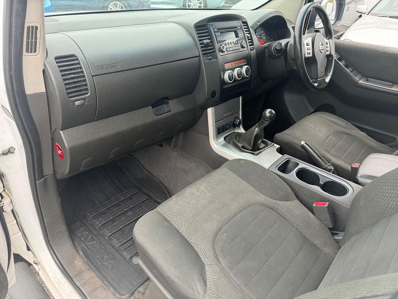 Nissan Navara 2.5 dCi Acenta 4WD Euro 5 4dr 4dr Manual 2025