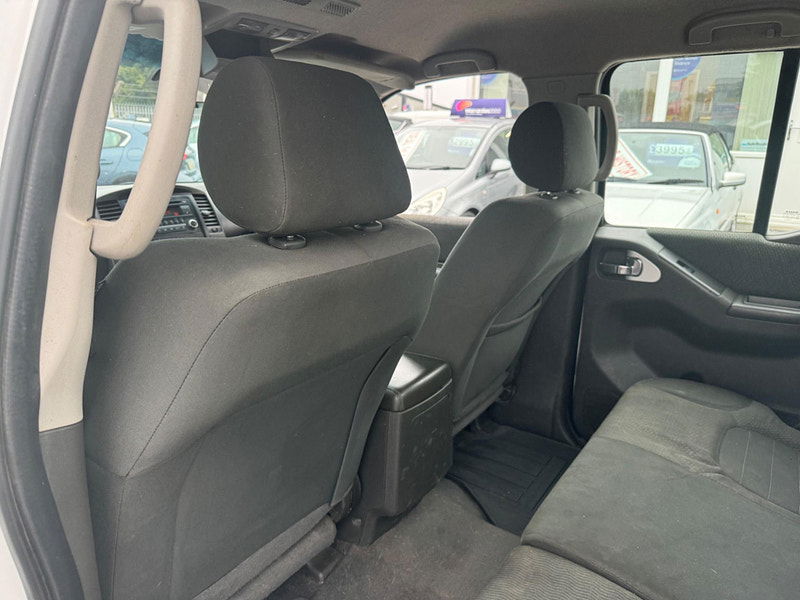 Nissan Navara 2.5 dCi Acenta 4WD Euro 5 4dr 4dr Manual 2025