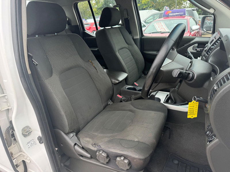 Nissan Navara 2.5 dCi Acenta 4WD Euro 5 4dr 4dr Manual 2025