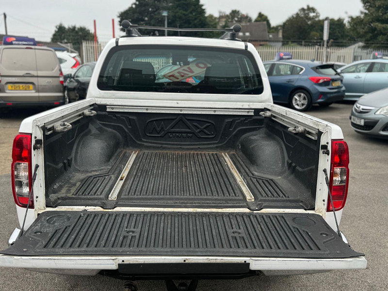 Nissan Navara 2.5 dCi Acenta 4WD Euro 5 4dr 4dr Manual 2025