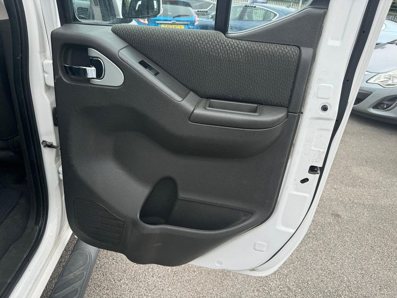 Nissan Navara 2.5 dCi Acenta 4WD Euro 5 4dr 4dr Manual 2025