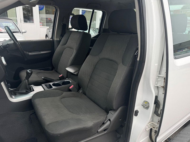 Nissan Navara 2.5 dCi Acenta 4WD Euro 5 4dr 4dr Manual 2025