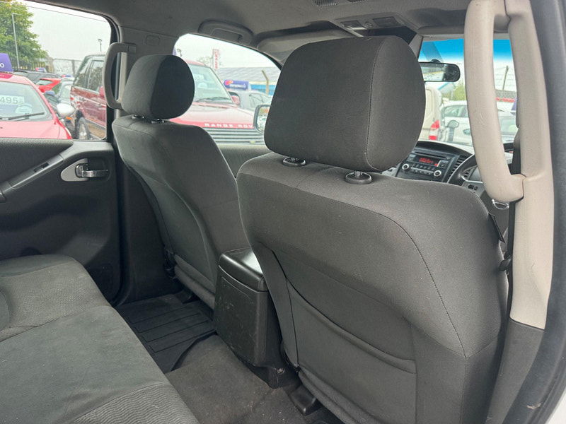 Nissan Navara 2.5 dCi Acenta 4WD Euro 5 4dr 4dr Manual 2025