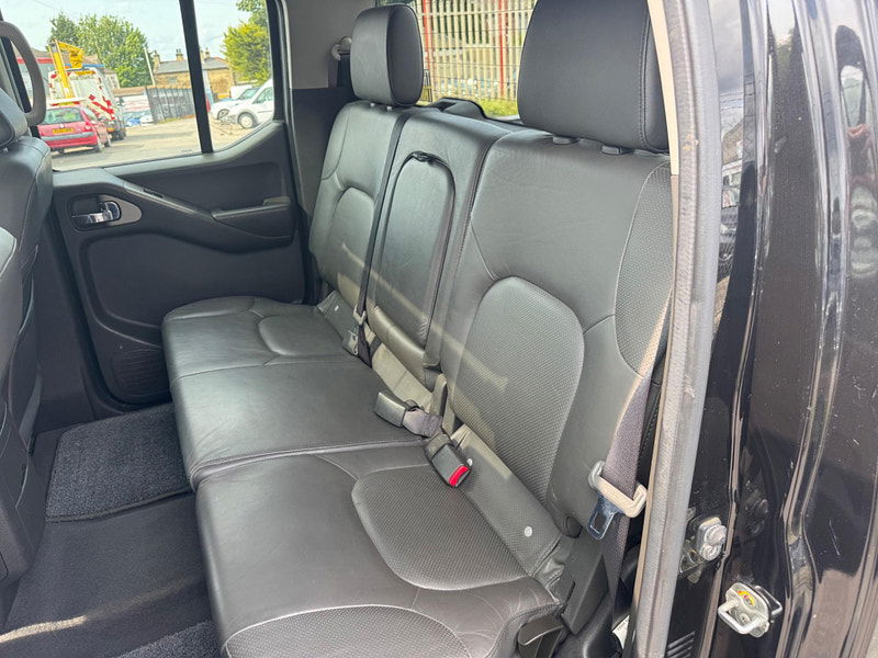 Nissan Navara 2.5 dCi Tekna 4dr 4dr Manual 2025