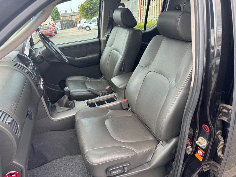 Nissan Navara 2.5 dCi Tekna 4dr 4dr Manual 2025