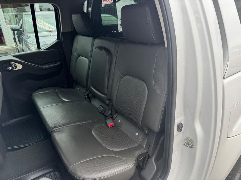 Nissan Navara 2.5 dCi Tekna 4WD Euro 5 4dr 4dr Manual 2025