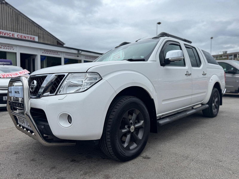Nissan Navara 2.5 dCi Tekna 4WD Euro 5 4dr 4dr Manual 2025