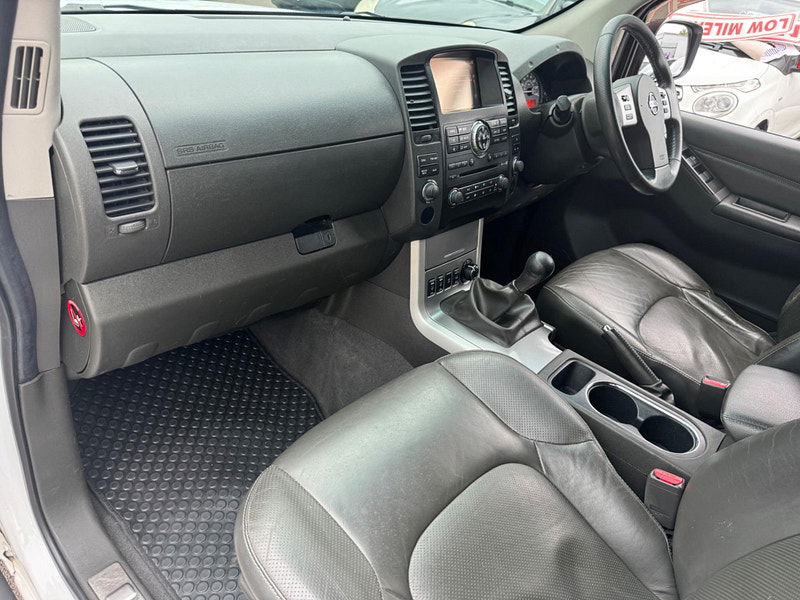 Nissan Navara 2.5 dCi Tekna 4WD Euro 5 4dr 4dr Manual 2025