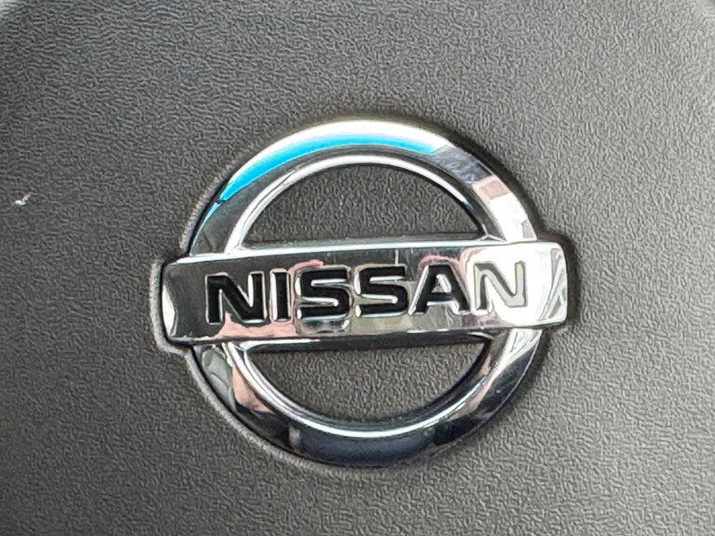 Nissan Navara 2.5 dCi Tekna 4WD Euro 5 4dr 4dr Manual 2025