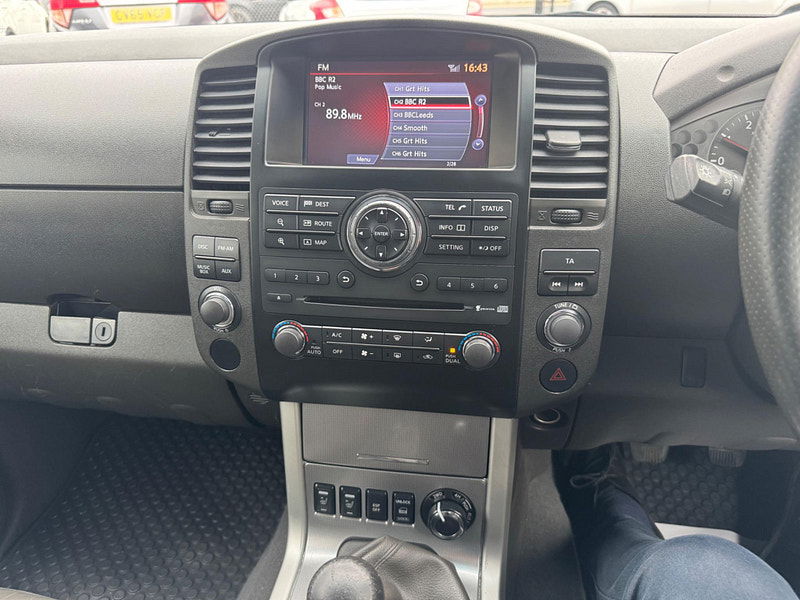 Nissan Navara 2.5 dCi Tekna 4WD Euro 5 4dr 4dr Manual 2025
