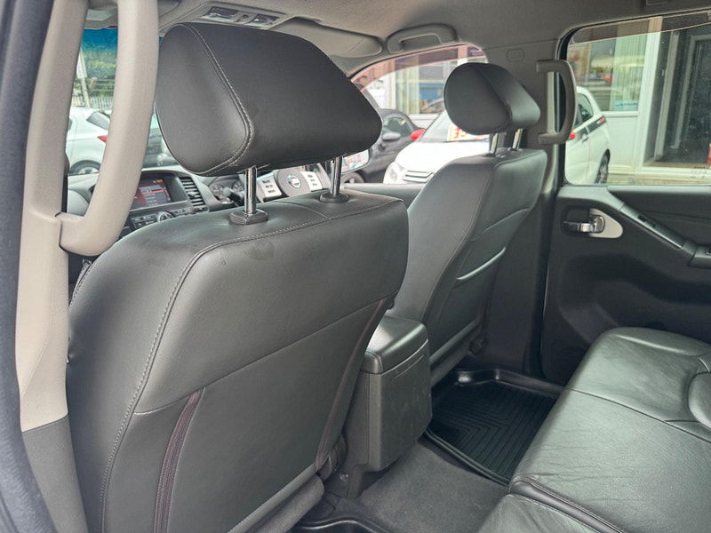 Nissan Navara 2.5 dCi Tekna 4WD Euro 5 4dr 4dr Manual 2025