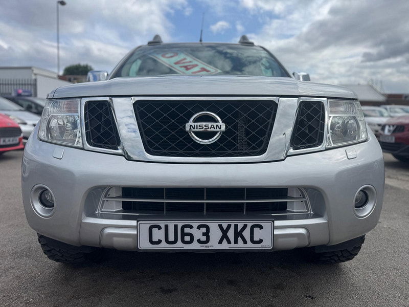 Nissan Navara 2.5 dCi Tekna 4WD Euro 5 4dr 4dr Manual 2025