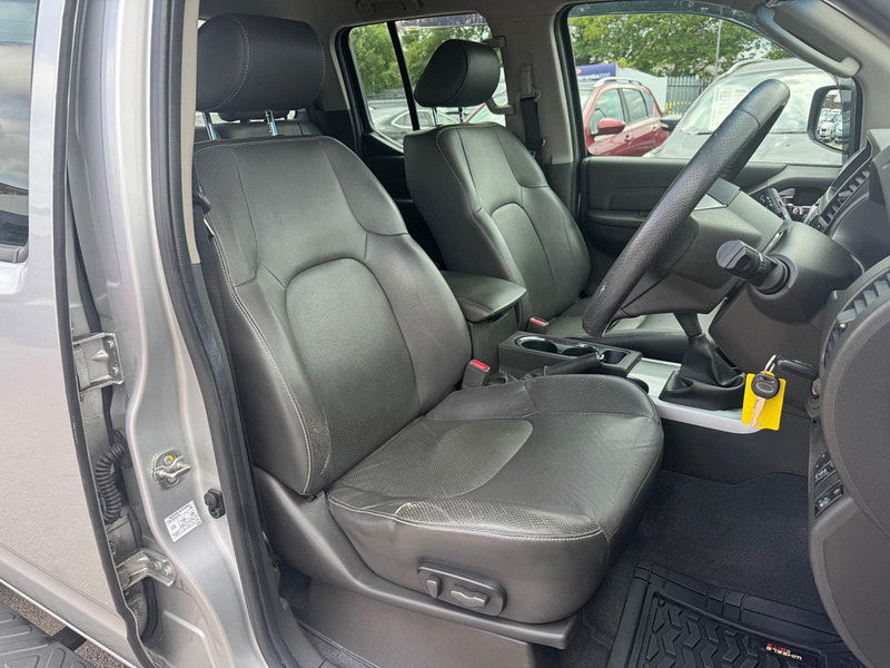 Nissan Navara 2.5 dCi Tekna 4WD Euro 5 4dr 4dr Manual 2025