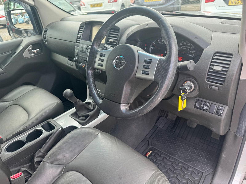 Nissan Navara 2.5 dCi Tekna 4WD Euro 5 4dr 4dr Manual 2025