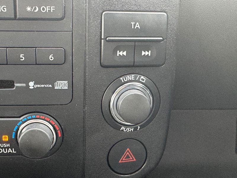 Nissan Navara 2.5 dCi Tekna 4WD Euro 5 4dr 4dr Manual 2025