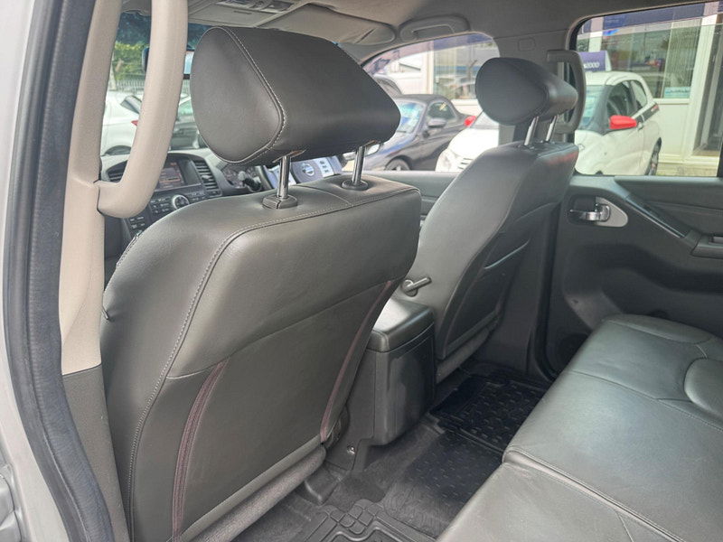 Nissan Navara 2.5 dCi Tekna 4WD Euro 5 4dr 4dr Manual 2025