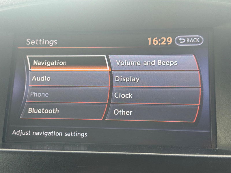 Nissan Navara 2.5 dCi Tekna 4WD Euro 5 4dr 4dr Manual 2025