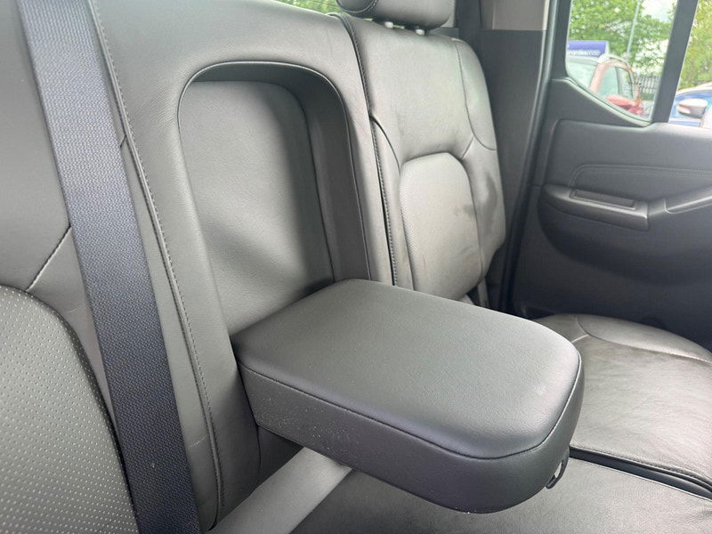 Nissan Navara 2.5 dCi Tekna 4WD Euro 5 4dr 4dr Manual 2025