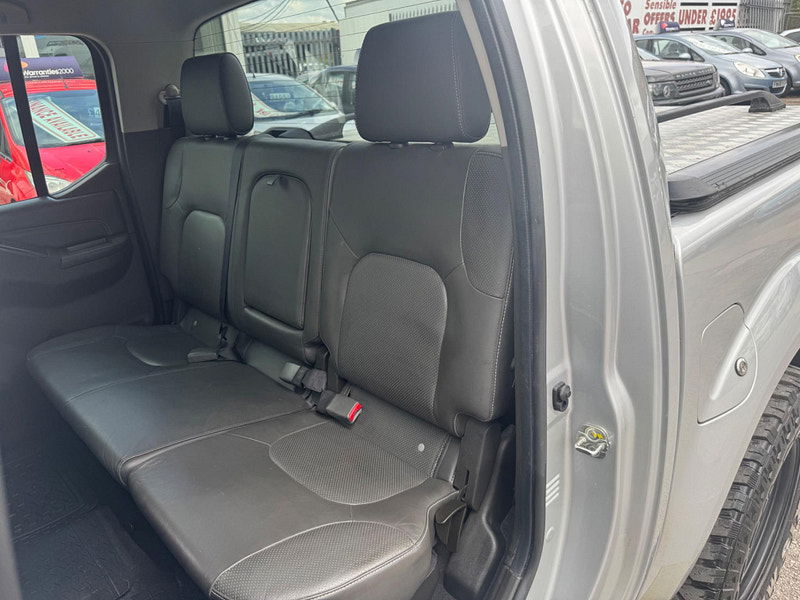 Nissan Navara 2.5 dCi Tekna 4WD Euro 5 4dr 4dr Manual 2025