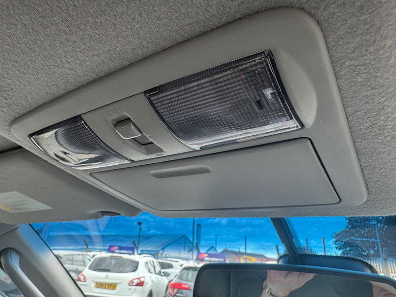 Nissan Navara 2.5 dCi Tekna 4WD Euro 5 4dr 4dr Manual 2025