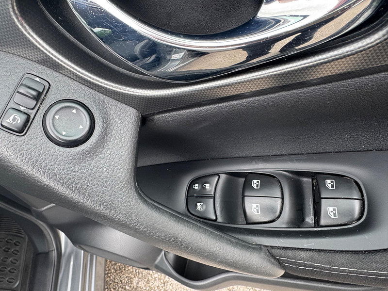 Nissan Qashqai 1.2 DIG-T N-Connecta Euro 6 (s/s) 5dr 5dr Manual 2025
