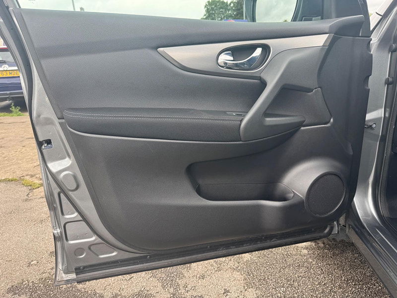 Nissan Qashqai 1.2 DIG-T N-Connecta Euro 6 (s/s) 5dr 5dr Manual 2025