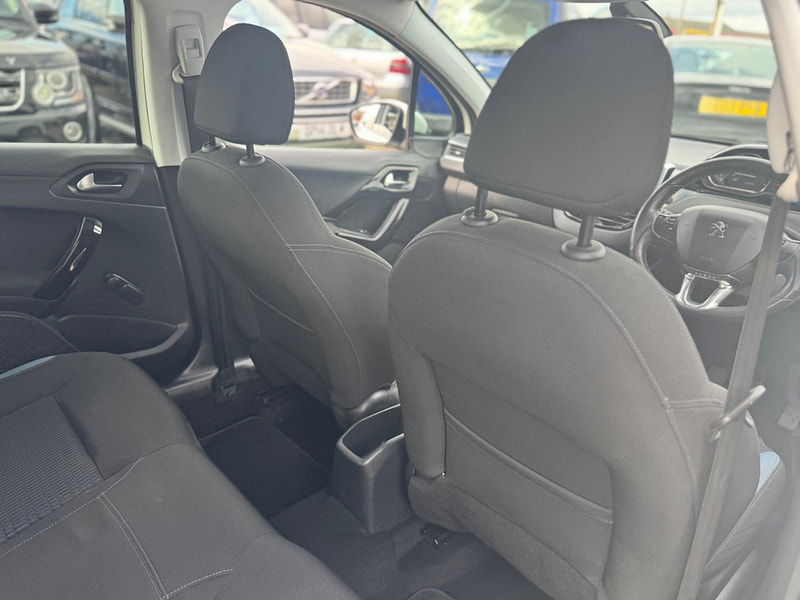 Peugeot 208 1.2 VTi PureTech Allure Euro 6 5dr 5dr Manual 2025