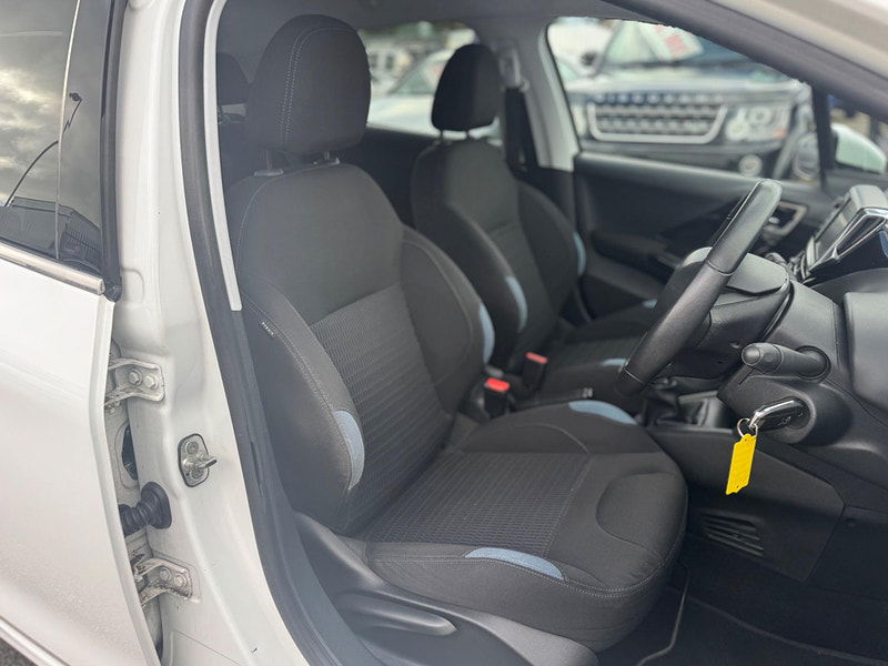 Peugeot 208 1.2 VTi PureTech Allure Euro 6 5dr 5dr Manual 2025