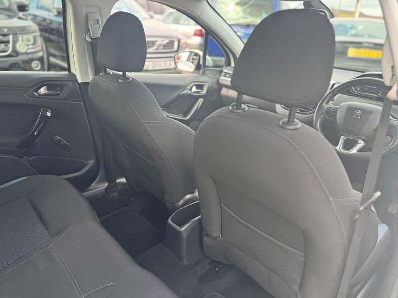 Peugeot 208 1.2 VTi PureTech Allure Euro 6 5dr 5dr Manual 2025