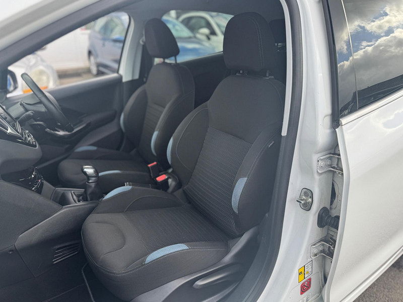 Peugeot 208 1.2 VTi PureTech Allure Euro 6 5dr 5dr Manual 2025