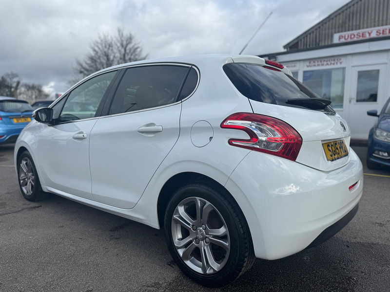 Peugeot 208 1.2 VTi PureTech Allure Euro 6 5dr 5dr Manual 2025