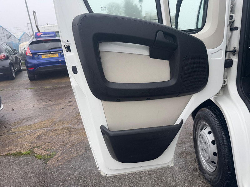 Peugeot Boxer 2.2 HDi 335 Professional L3 H2 Euro 5 5dr 5dr Manual 2025